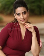 Anchor Manjusha At Raju Gari Gadhi Success Meet Photos