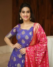 Anchor Manjusha At Sye Raa Movie Press Meet Photos