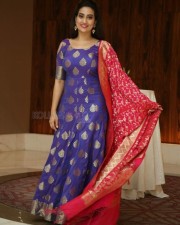 Anchor Manjusha At Sye Raa Movie Press Meet Photos