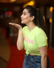 Anchor Manjusha wearing Yellow T Shirt Photos 09