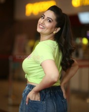 Anchor Manjusha wearing Yellow T Shirt Photos 14