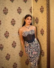 Bambai Meri Jaan Actress Kritika Kamra in a Strapless Corset Style Lehenga with a Sheer Midriff Photos 04