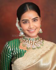 Beautiful Anupama Parameswaran in a Gold Silk Saree with a Green Blouse with Golden Stripes Photos 02 Beautiful Anupama Parameswaran in a Gold Silk Saree with a Green Blouse with Golden Stripes Photos 02