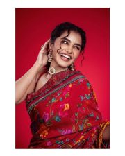 Beautiful Anupama Parameswaran in a Red Flower Printed Saree with Matching Sleevless Blouse Pictures 03 Beautiful Anupama Parameswaran in a Red Flower Printed Saree with Matching Sleevless Blouse Pictures 03