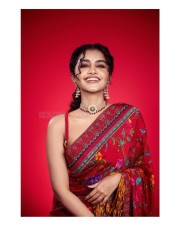 Beautiful Anupama Parameswaran in a Red Flower Printed Saree with Matching Sleevless Blouse Pictures 08