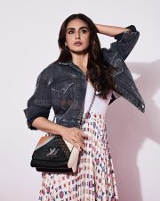 Beautiful Huma Qureshi in a Cropped Denim Jacket with a Pleated Skirt Photos 04
