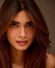 Beautiful Indian Woman Diana Penty Face Close Photos 01