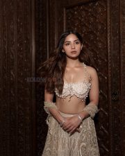 Beautiful Kashmira Pardeshi in a Bridal Lehenga Photoshoot Pictures 03