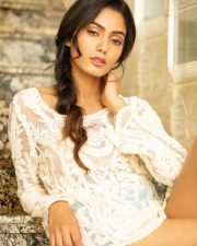 Beautiful Model Sana Makbul Photoshoot Pictures