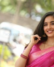 Beautiful Simrat Kaur Saree Pictures