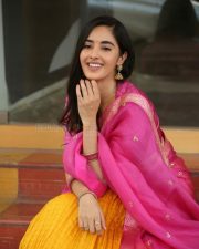 Beautiful Simrat Kaur Saree Pictures