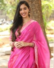 Beautiful Simrat Kaur Saree Pictures