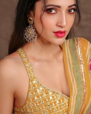 Bedurulanka 2012 Heroine Neha Shetty Sexy Pictures 05