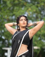 Bold Actress Rashi Singh in a Black Saree with White Border Photos 01