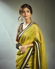 Bollywood Actress Shilpa Shetty in Mustard Saree Photoshoot Pictures 05