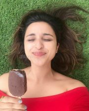 Bollywood Babe Parineeti Chopra Photos