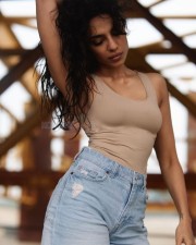Bombshell Beauty Sobhita Dhulipala in a Beige Tank Top and Blue Denim Shorts Pictures 05