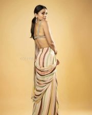 Captivating Shriya Saran in a Pre draped Saree with a Sultry Crop Blouse Pictures 04