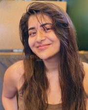 Charming Actress Rashi Singh in a Red Coral Crop Top And Button Skirt Photos 05