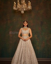 Charming Mrunal Thakur Photo 01 Charming Mrunal Thakur Photo 01