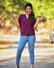 Cute Actress Anupama Parameswaran Photos