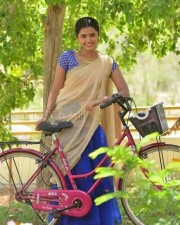 Cute Anupama Parameswaran Photos