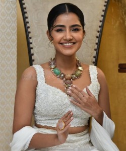 Cute Anupama Parameswaran at Karthikeya 2 Press Meet Photos 03