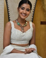 Cute Anupama Parameswaran at Karthikeya 2 Press Meet Photos 04