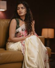 Cute Anupama Parameswaran in a Floral Rose Printed Saree and Sleeveless Blouse Pictures 08