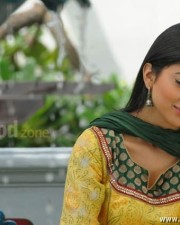 Cute Shriya In Rowthiram Movie Pics