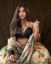 Dazzling Kashmira Pardeshi in a Yellow Printed Lehenga Set Photoshoot Pictures 02