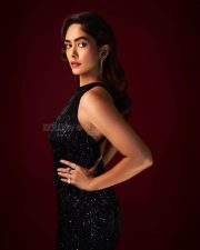 Do Deewane Seher Mein Actress Mrunal Thakur in a Black Sequined Halter Neck Sleeveless Dress Pictures 02