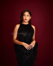 Do Deewane Seher Mein Actress Mrunal Thakur in a Black Sequined Halter Neck Sleeveless Dress Pictures 04