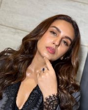 Dream Girl Huma Qureshi in an Oversized Grey Blazer with a Lace Bodysuit Pictures 04