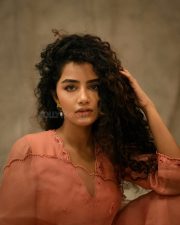 Elegant Beauty Anupama Parameswaran in a Peach Sharara Photos 03