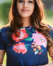 Elegant Kavya Thapar Pictures 01