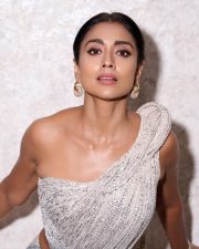 Elegant MILF Beauty Shriya Saran in a Shimmering One Shoulder Gown Photos 06