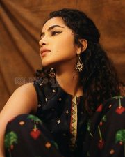 Exquisite Actress Anupama Parameswaran in a Dark Navy Printed High Neck Sleeveless Kurta Photos 05 Exquisite Actress Anupama Parameswaran in a Dark Navy Printed High Neck Sleeveless Kurta Photos 05
