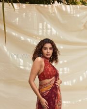 Glamorous Actress Anupama Parameswaran in a Red Floral Printed Saree Photos 07 Glamorous Actress Anupama Parameswaran in a Red Floral Printed Saree Photos 07