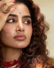 Glamorous Actress Anupama Parameswaran in a Red Floral Printed Saree Photos 08 Glamorous Actress Anupama Parameswaran in a Red Floral Printed Saree Photos 08