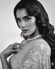 Glamorous Actress Kavya Thapar in a Pink Lace Sequin Saree Photos 09