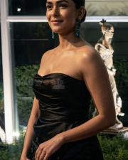 Glamorous Actress Mrunal Thakur in a Black Strapless Satin Gown Photos 01