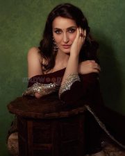 Gorgeous Elli AvrRam in a Gold Blouse with a Matching Gold Midi Skirt and a Maroon Dupatta Photos 08 Gorgeous Elli AvrRam in a Gold Blouse with a Matching Gold Midi Skirt and a Maroon Dupatta Photos 08