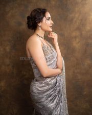 Gorgeous Pragya Jaiswal in a Silver Saree for Telangana Gaddar Film Awards 2025 Photos 04