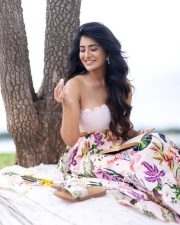 Gorgeous Rashi Singh in a White Bustier with a Flowy Floral Skirt Photos 03