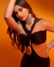 Gorgeous Saiee Manjrekar in a Black Sleeveless Maxi Dress Pictures 07 Gorgeous Saiee Manjrekar in a Black Sleeveless Maxi Dress Pictures 07