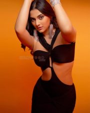 Gorgeous Saiee Manjrekar in a Black Sleeveless Maxi Dress Pictures 08 Gorgeous Saiee Manjrekar in a Black Sleeveless Maxi Dress Pictures 08