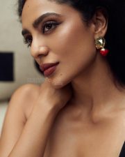 Gorgeous Sobhita Dulipala in a Black Zara Floral Stretch Midi Dress Pictures 02