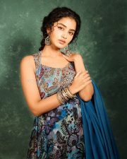 Graceful Anupama Parameswaran in an Ethnic Sleeveless Floral Embroidered Anarkali Suit Pictures 08