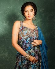 Graceful Anupama Parameswaran in an Ethnic Sleeveless Floral Embroidered Anarkali Suit Pictures 09